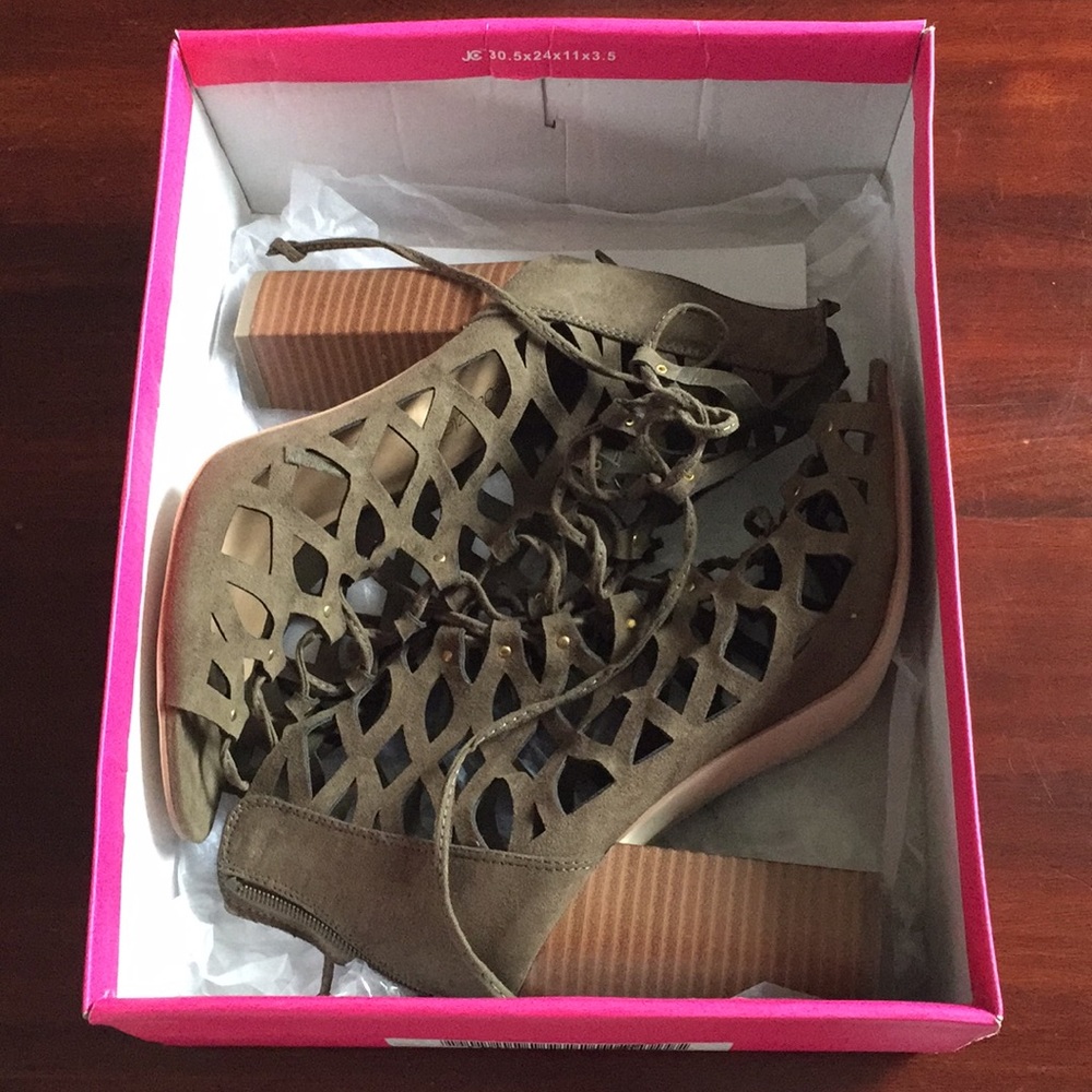 Brand new, still in the box justfab heels
